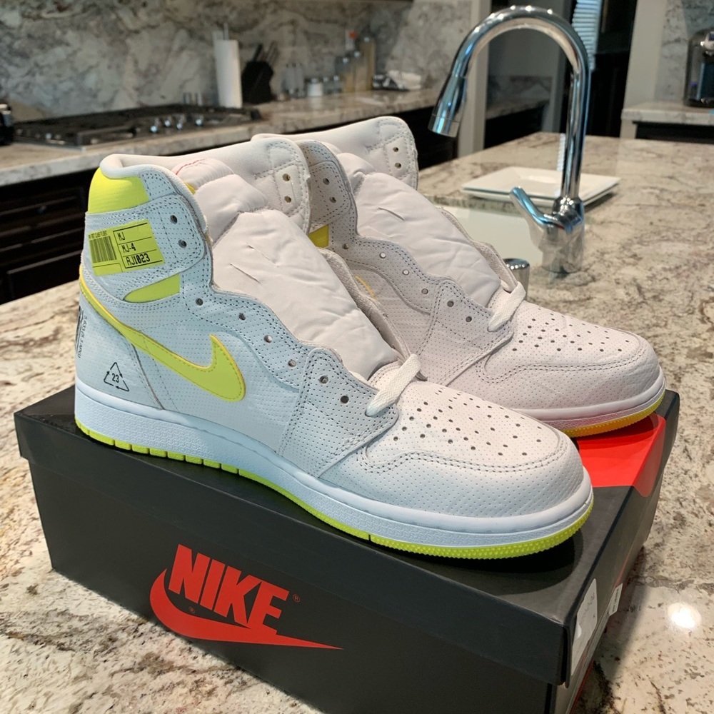 Jordan 1 first class flights size 11